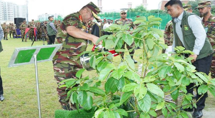 বৃক্ষরোপণ অভিযান উদ্বোধন করলেন সেনাপ্রধান
